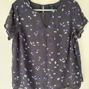 Torrid Women's Gray Floral Top
